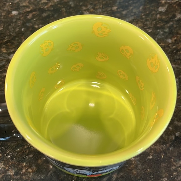 Ceramic Disney mug with the wicked queen / witch / poison apple from Snow White. - Picture 5 of 6